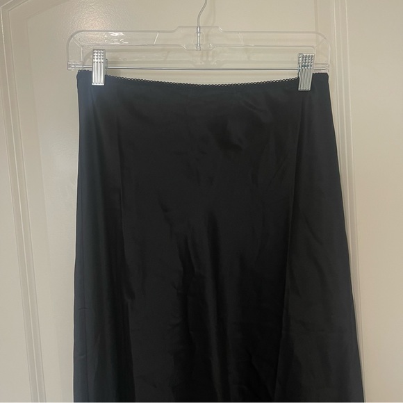 NWT REFORMATION | 100% Silk Petites Layla Silk Skirt in Black Size 6 - Picture 7 of 10